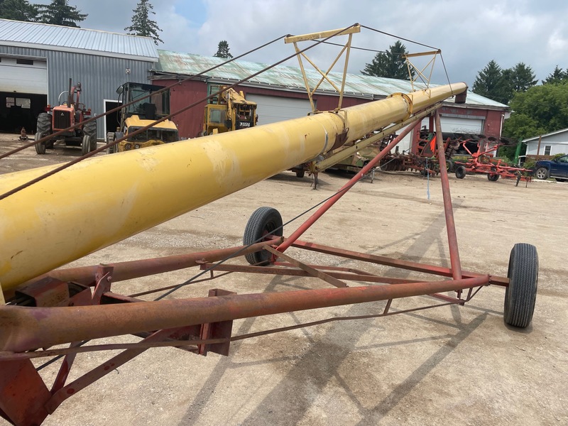 Augers/Conveyers  Westfeild Auger With Swing Auger - Hydraulic Lift - 10" x 51' Photo
